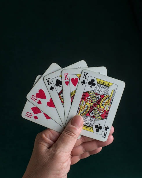 Mobile phone displaying garuda138 heylink casino interface with live games